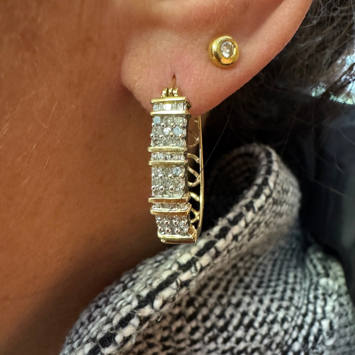 14K gold hoop earrings set with Diamonds