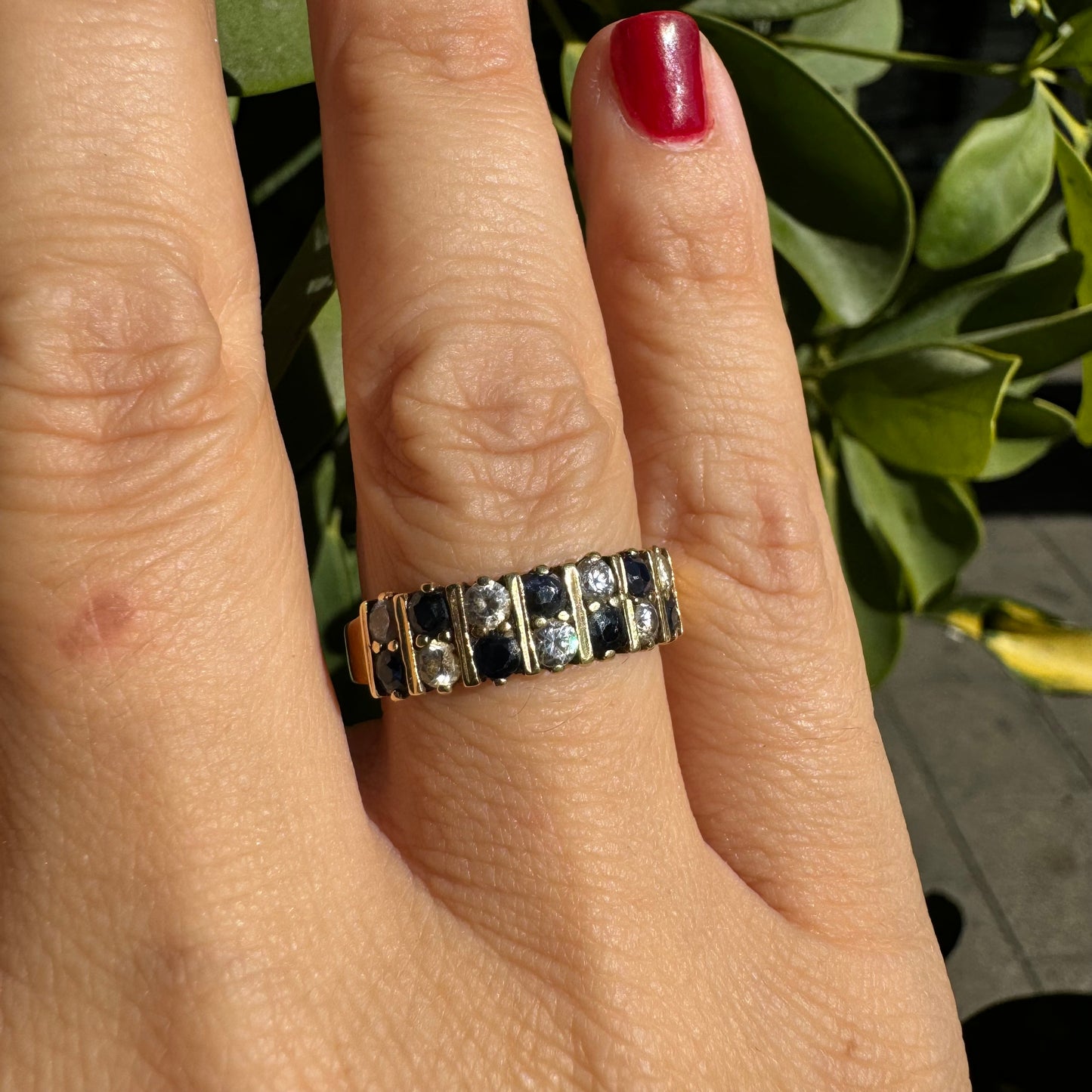 טבעת זהב 14K משובצת ספיר ויהלומים