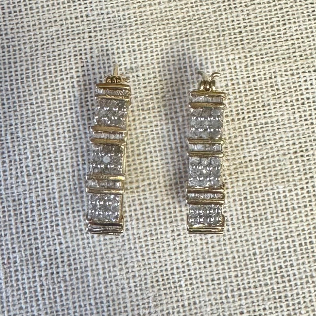 14K gold hoop earrings set with Diamonds