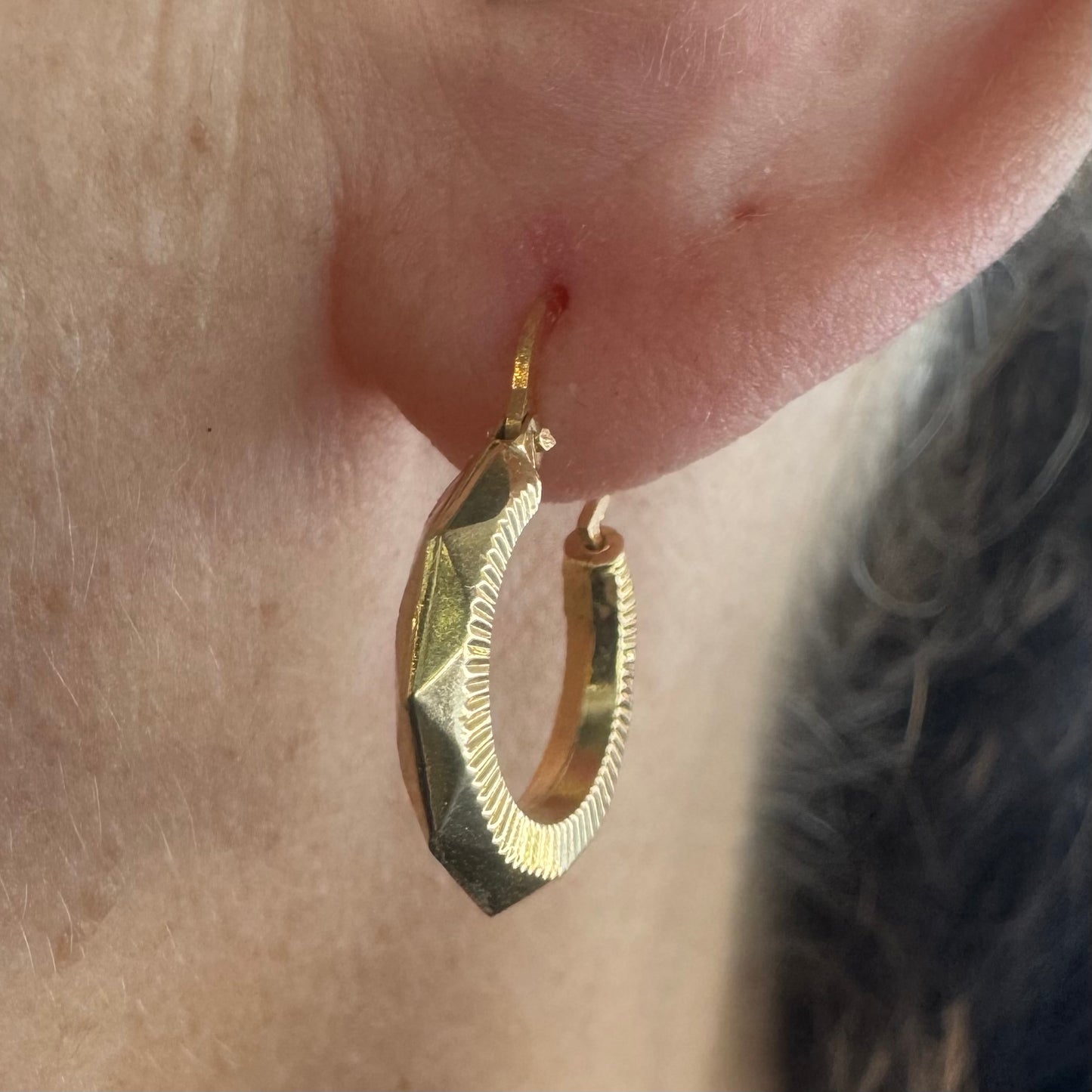 18K gold small hoop earrings