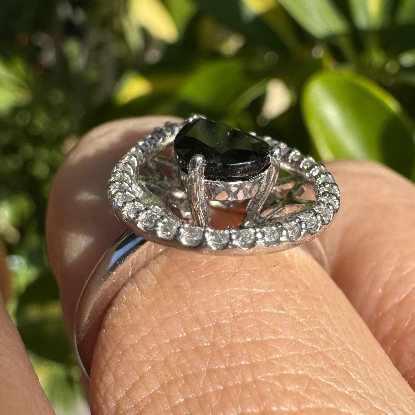 טבעת זהב 14K משובצת ספיר ויהלומים