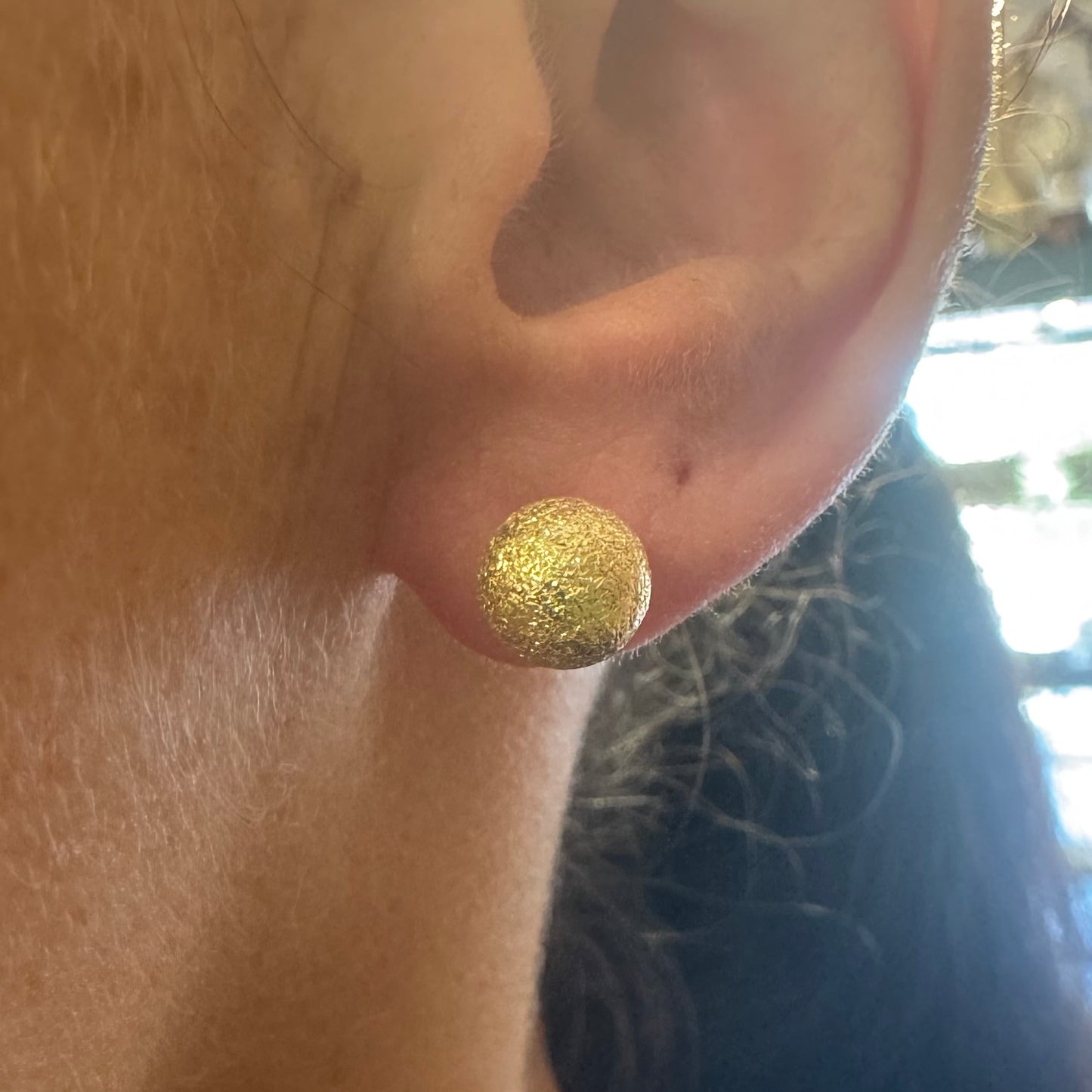 18K gold stud earrings