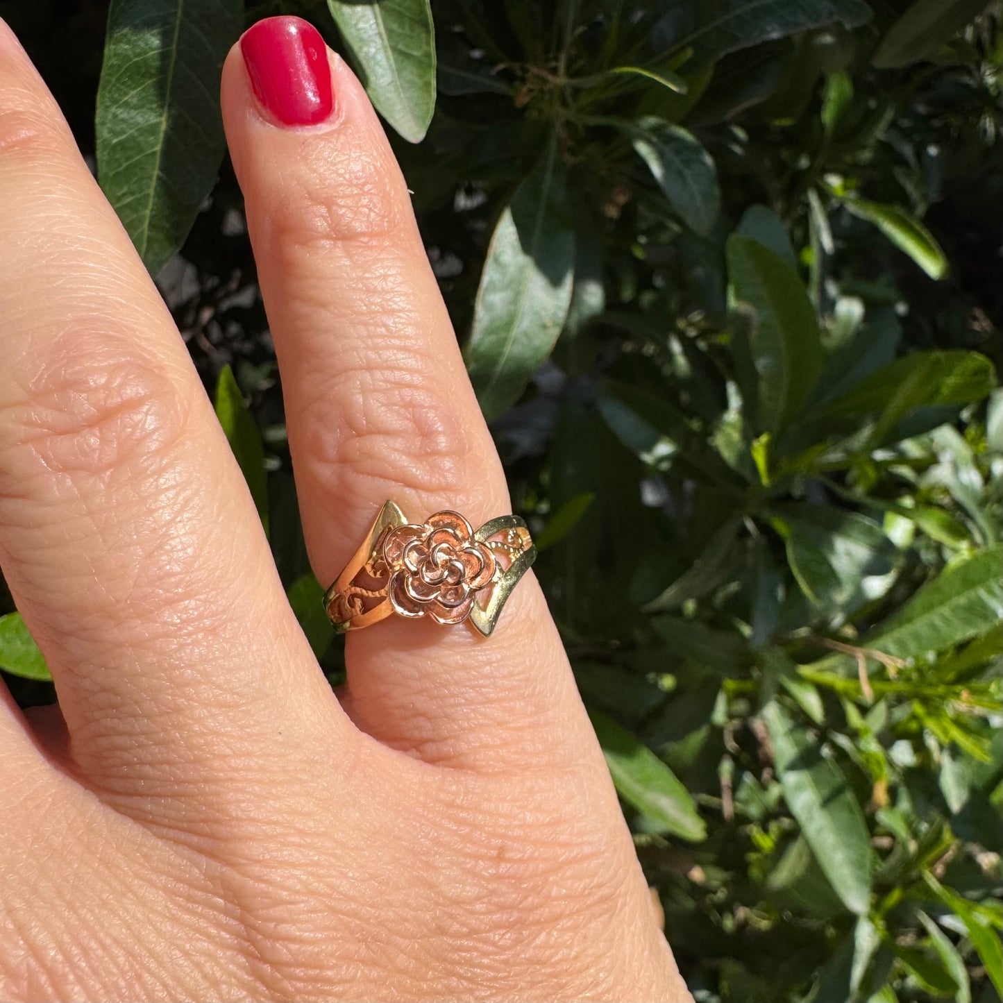 10K gold “flower”