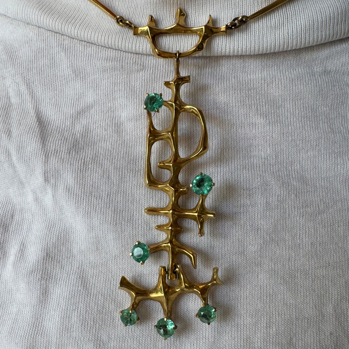 18K Gold Emerald Necklace with a Sculptural Design