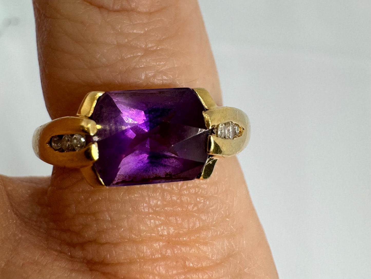 14K gold ring set with Amethyst & Diamonds