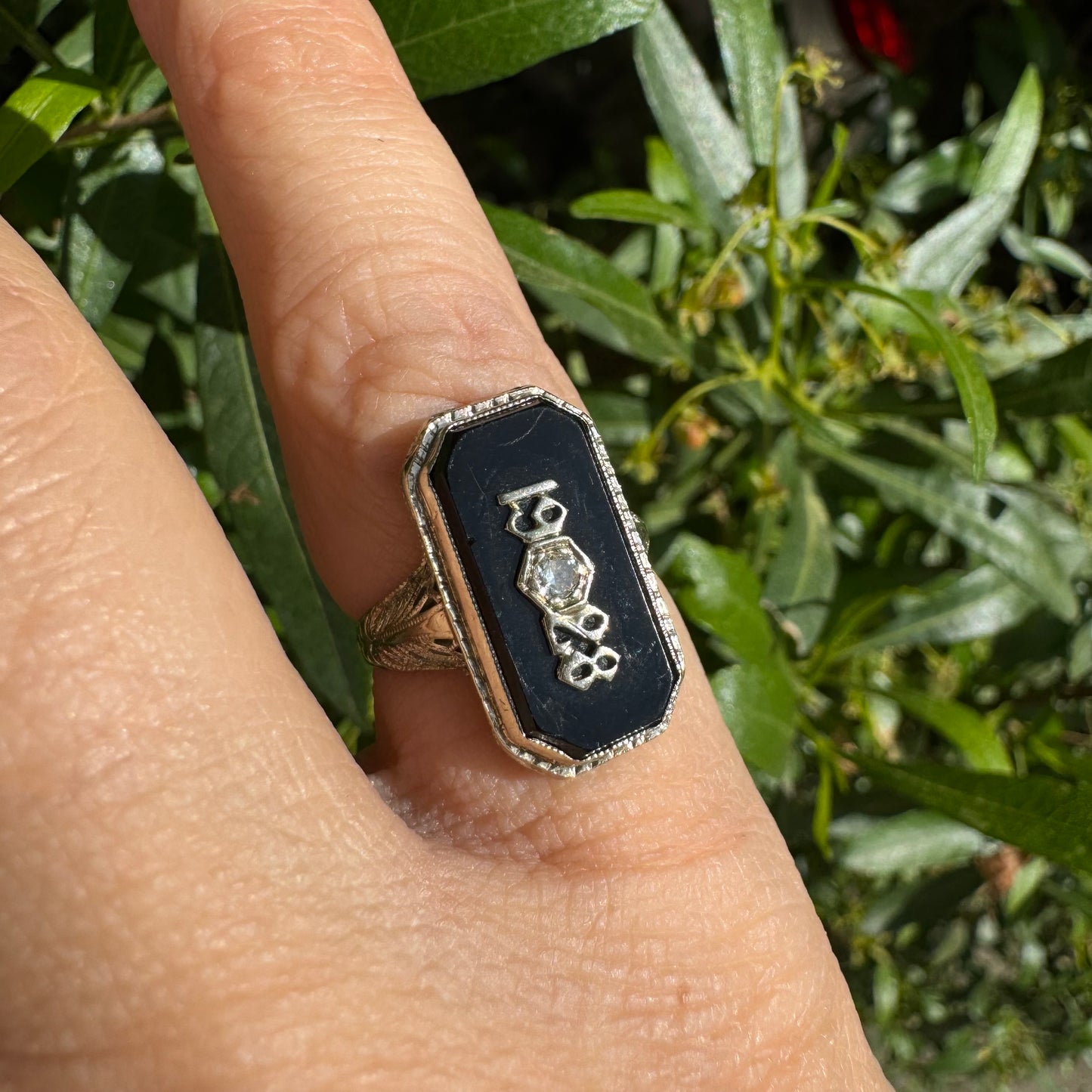 טבעת זהב לבן קולג׳ 1928, 14 קראט, משובצת אוניקס