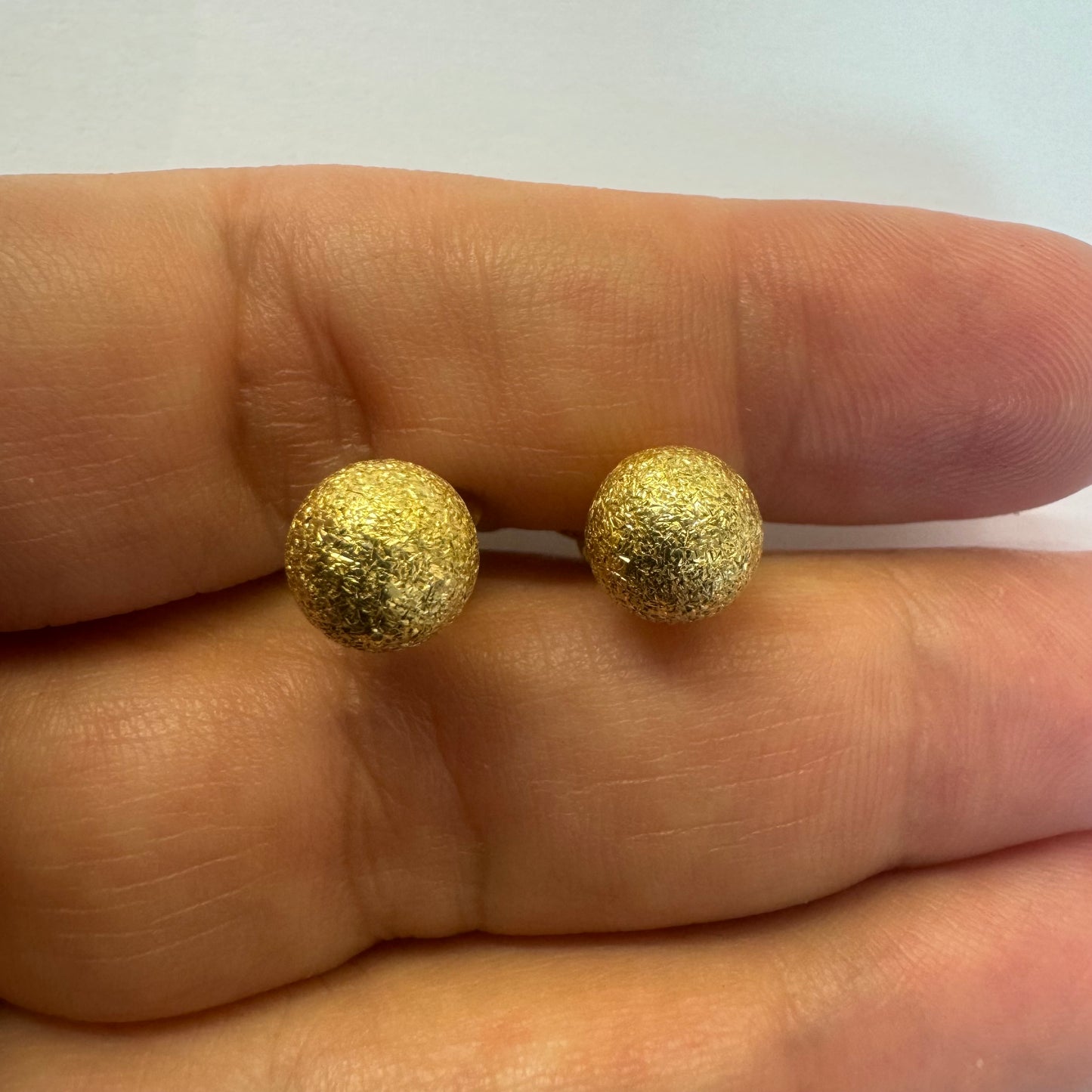18K gold stud earrings