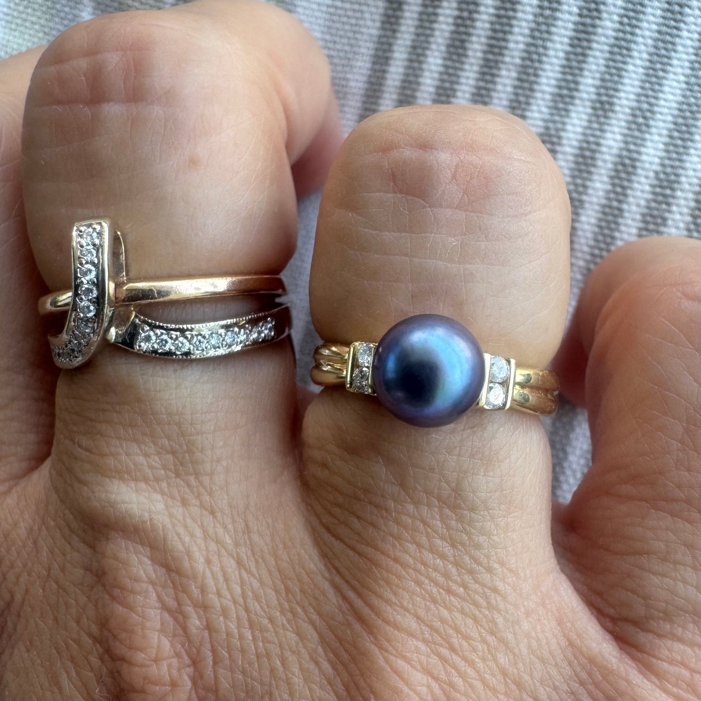 14K gold ring set with Black Pearl & Diamonds