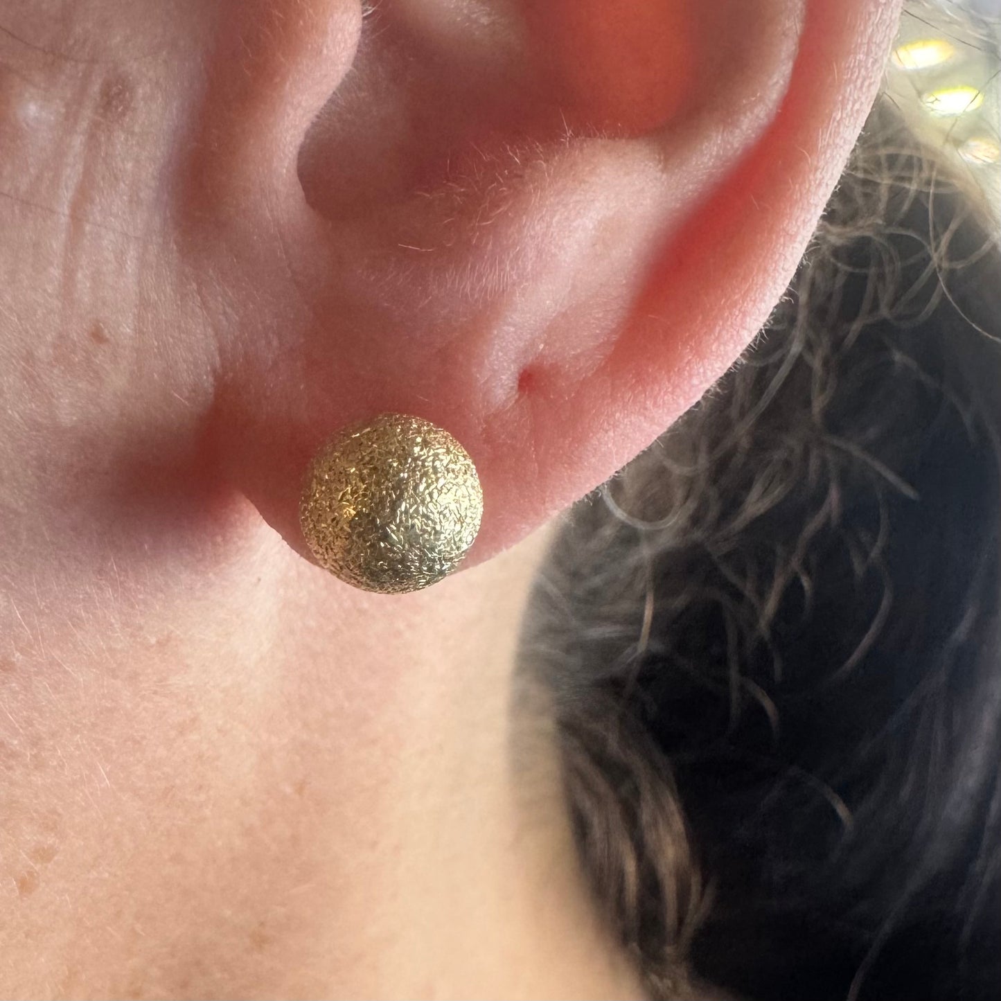 18K gold stud earrings
