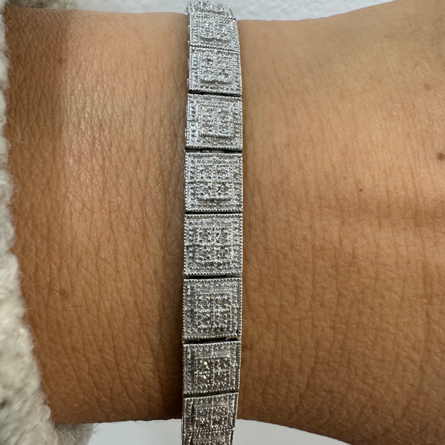 14K gold bracelet set with square links adorned with pavé-set Diamonds