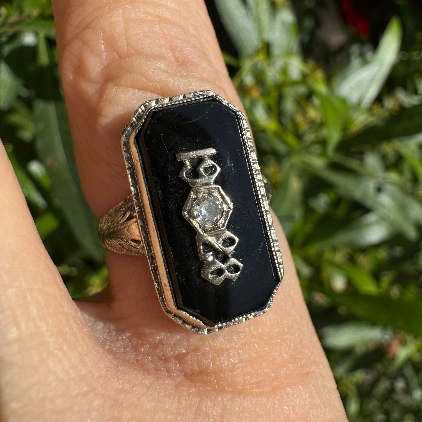 טבעת זהב לבן קולג׳ 1928, 14 קראט, משובצת אוניקס