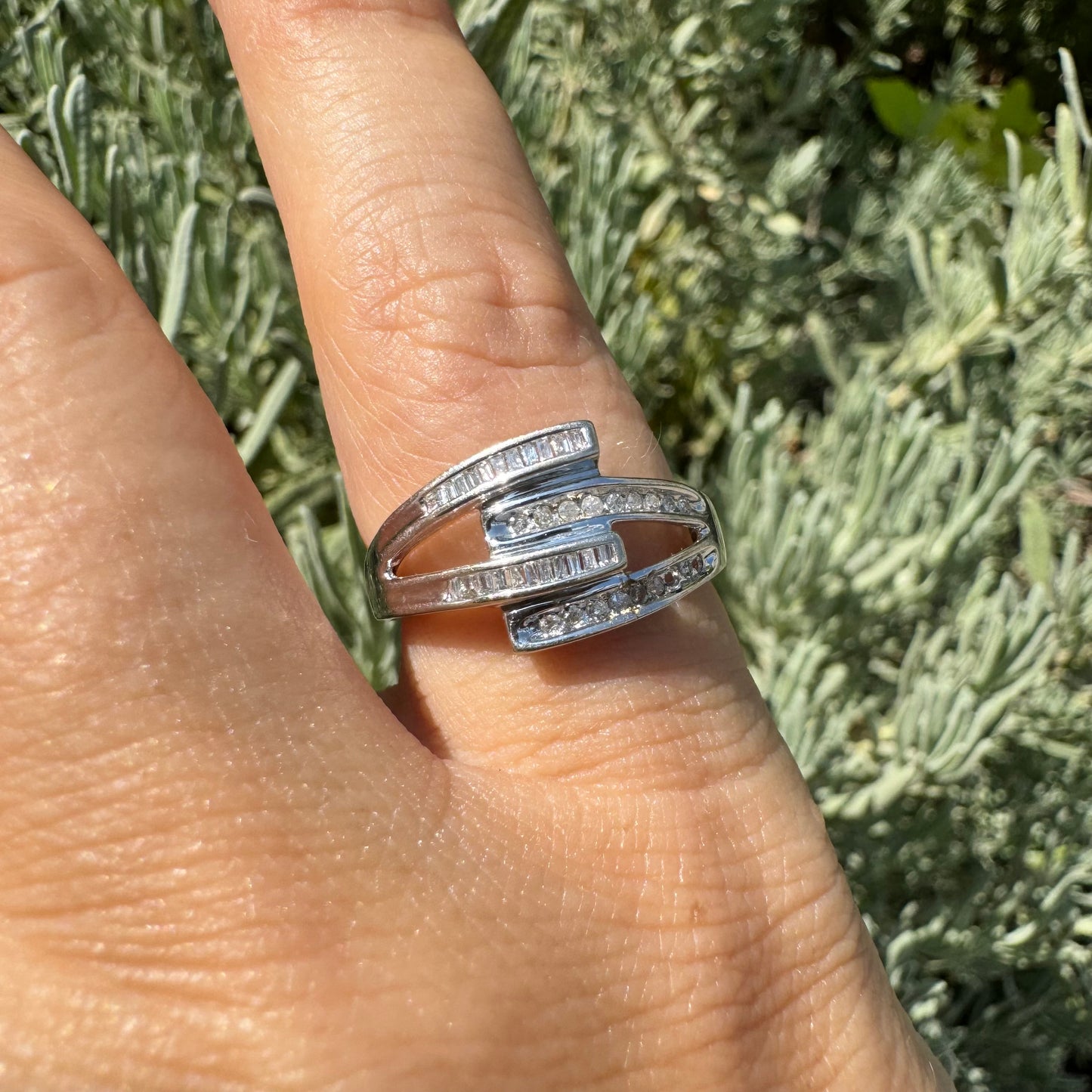 טבעת זהב 14K משובצת יהלומים