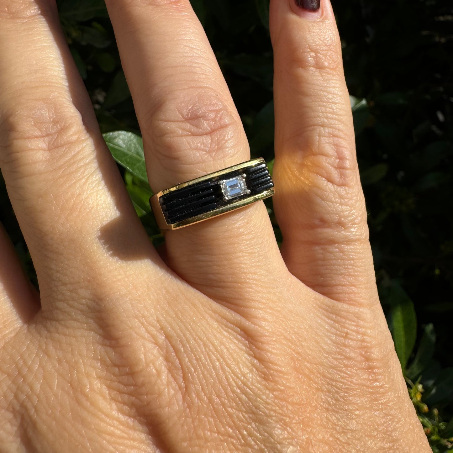 18K gold ring set with one center Diamond