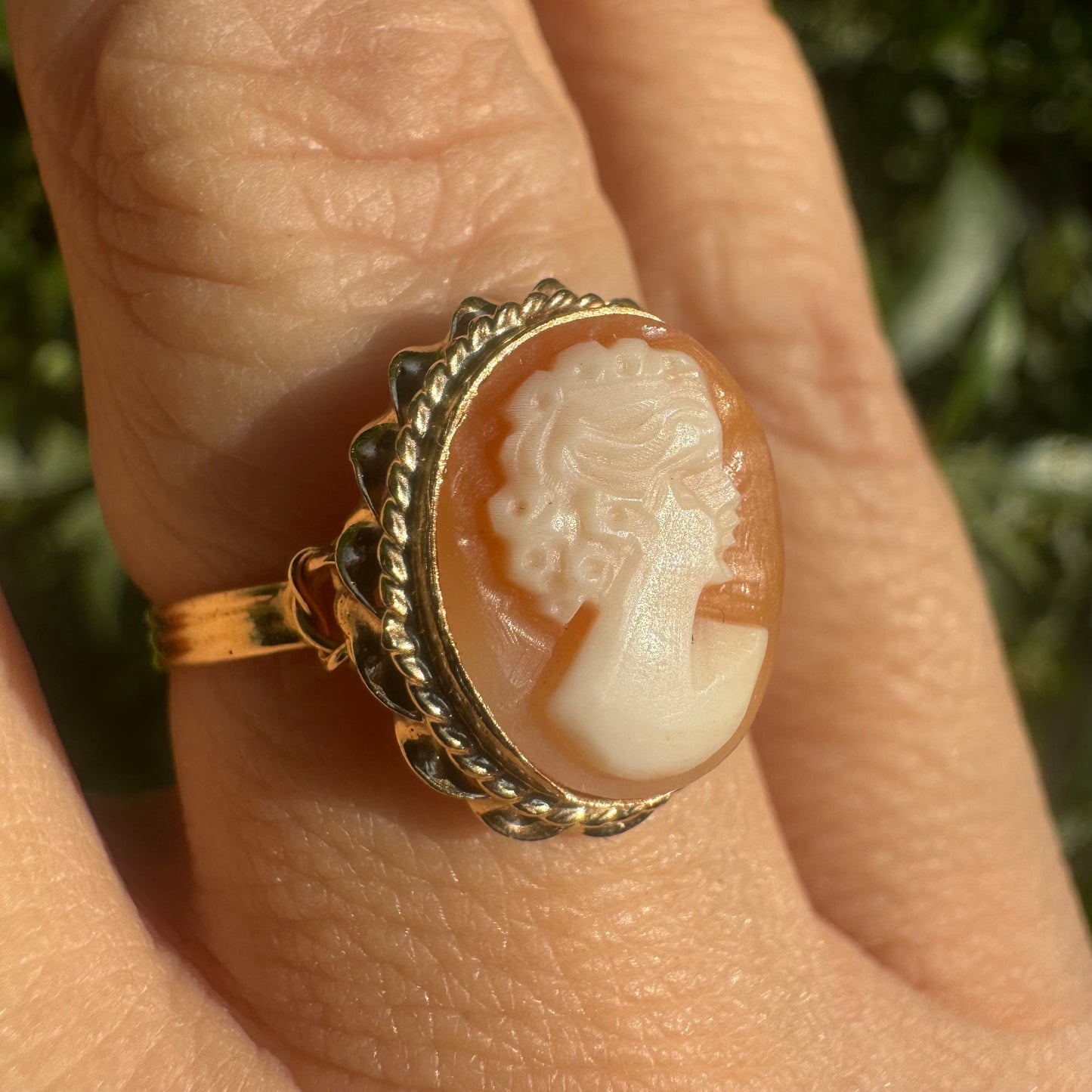 10K gold Cameo ring