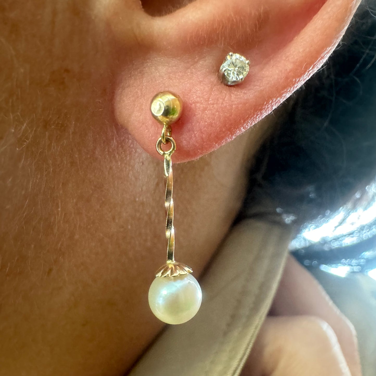 14K gold earrings set with Pearl