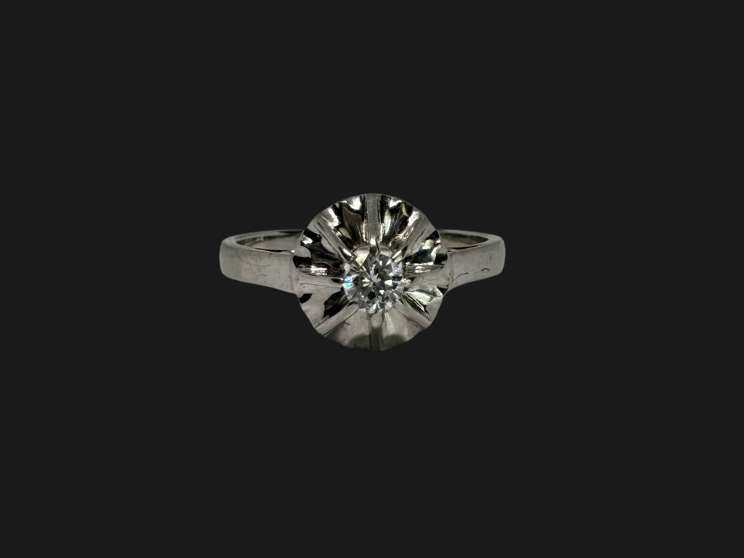 18K Gold ring set with Diamonds