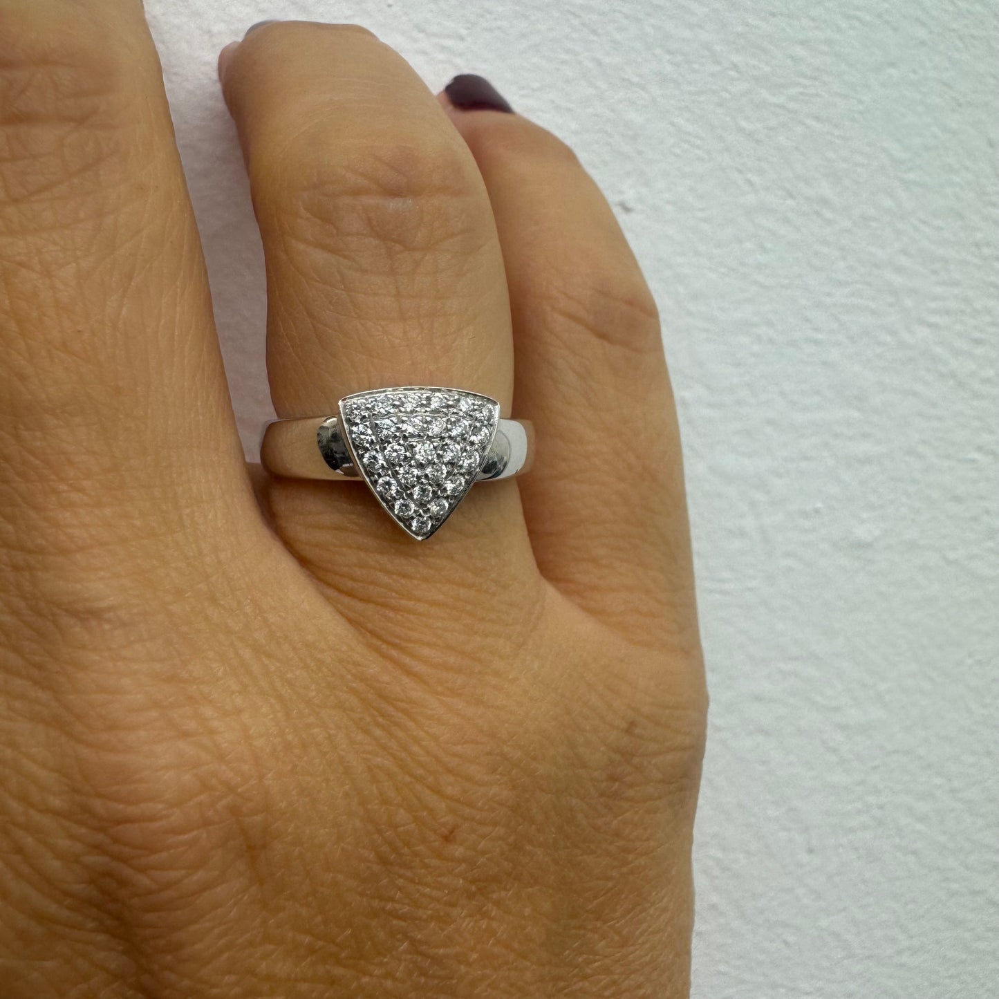 18K gold ring featuring a bold triangular design fully pavé-set with brilliant-cut Diamonds.