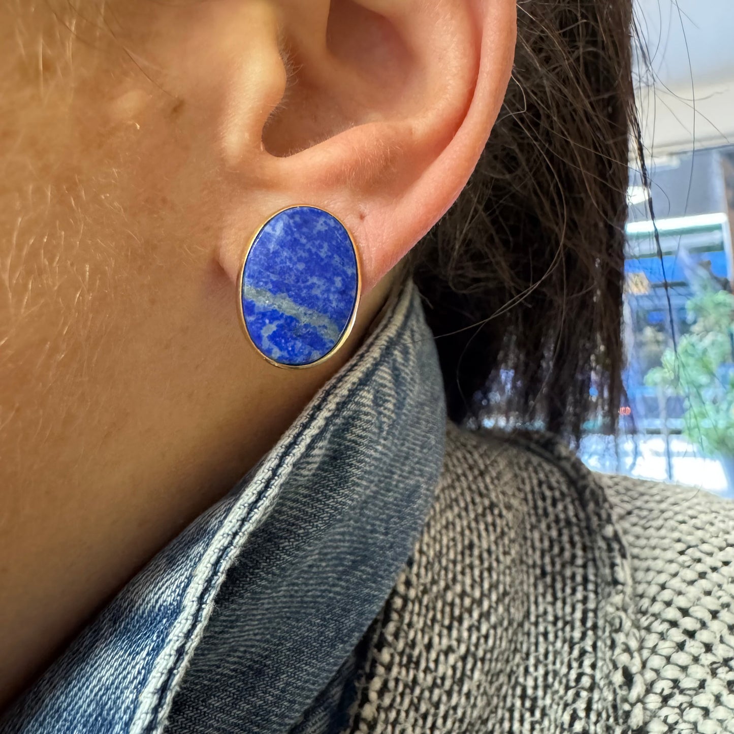 14K gold stud earrings set with Lapis Lazuli
