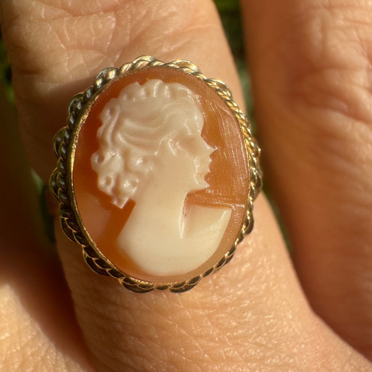 10K gold Cameo ring