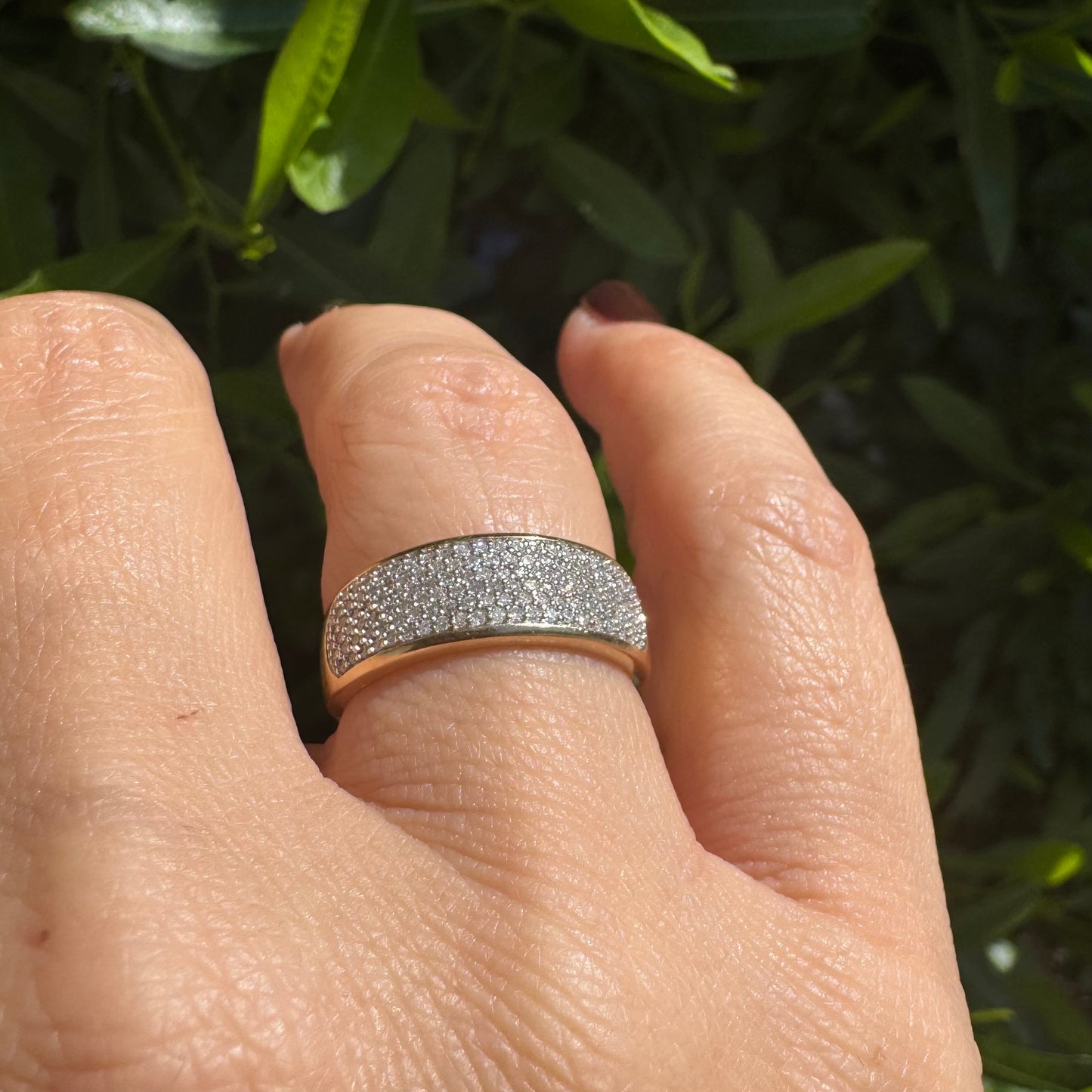 14K gold ring set with Diamonds