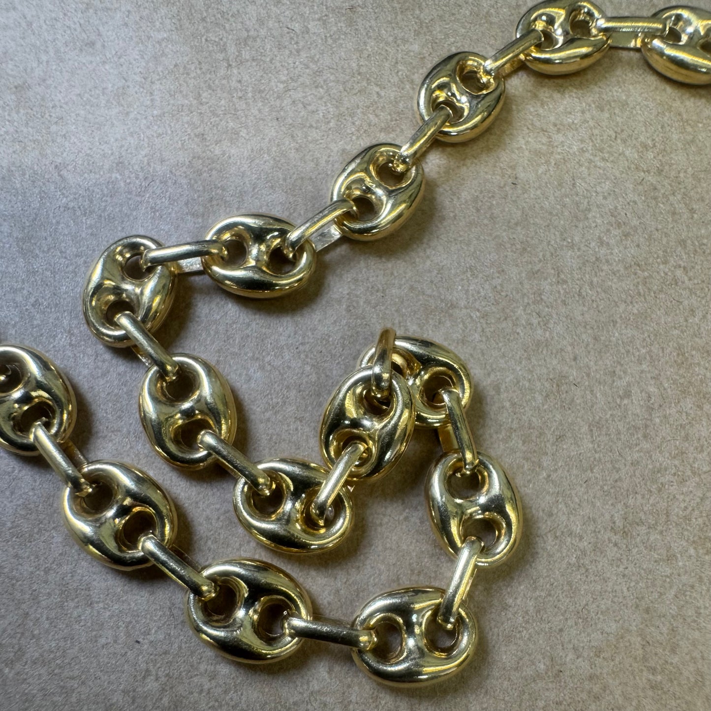 18K gold bracelet in a mariner link design