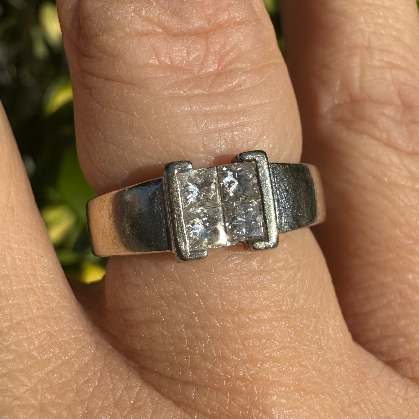 14K gold ring set with Diamonds