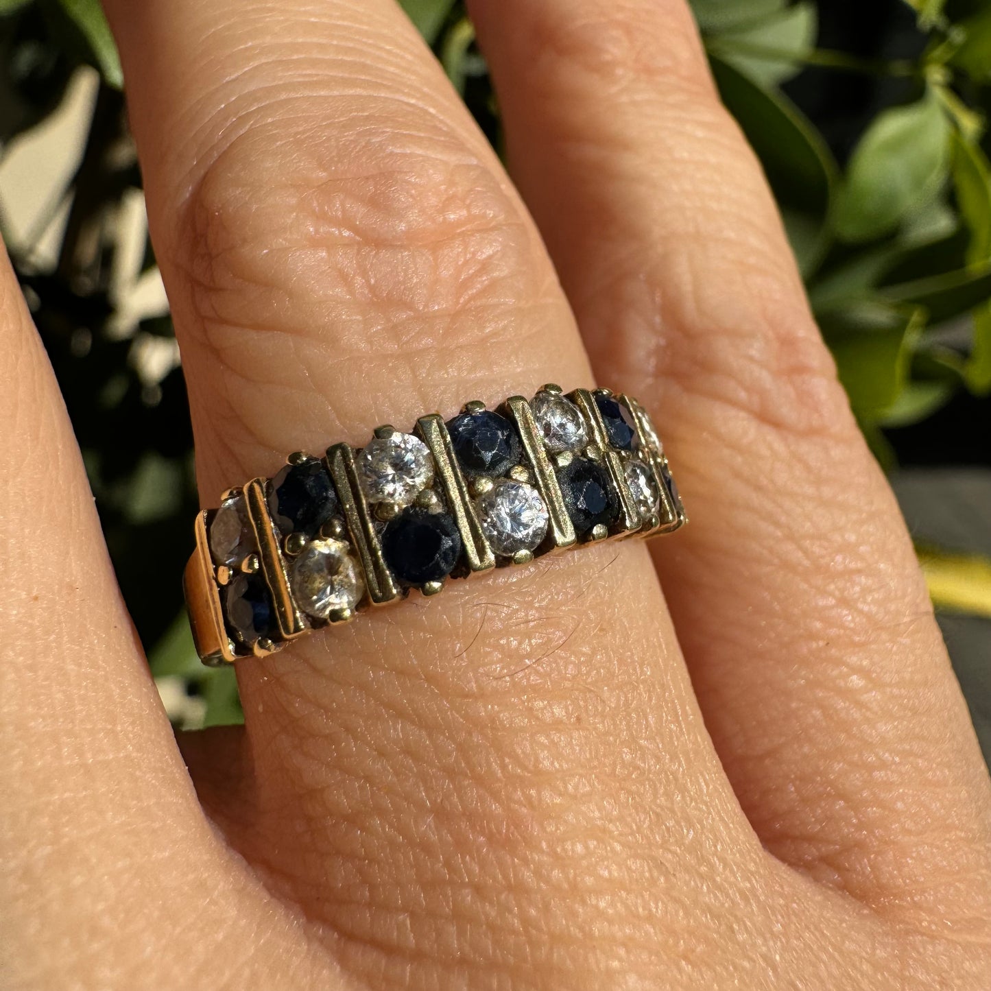 טבעת זהב 14K משובצת ספיר ויהלומים