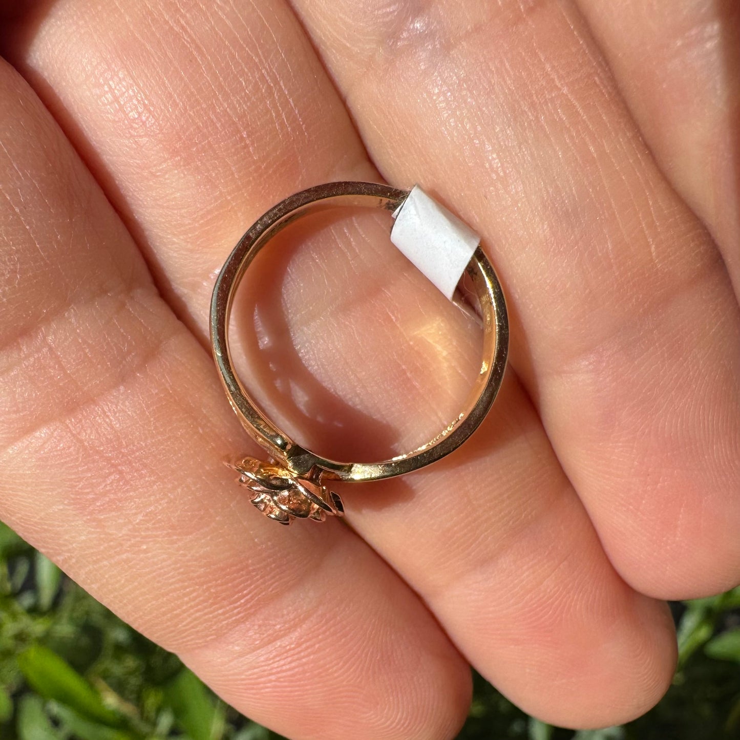10K gold “flower”