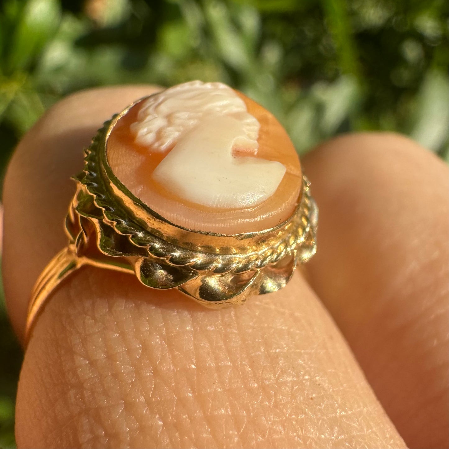 10K gold Cameo ring