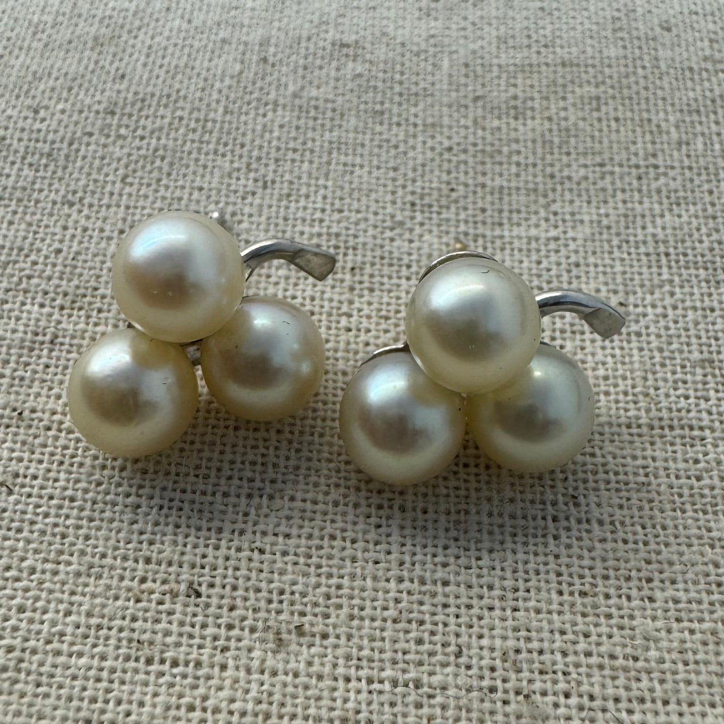 14K gold Stud Earrings set with Pearls