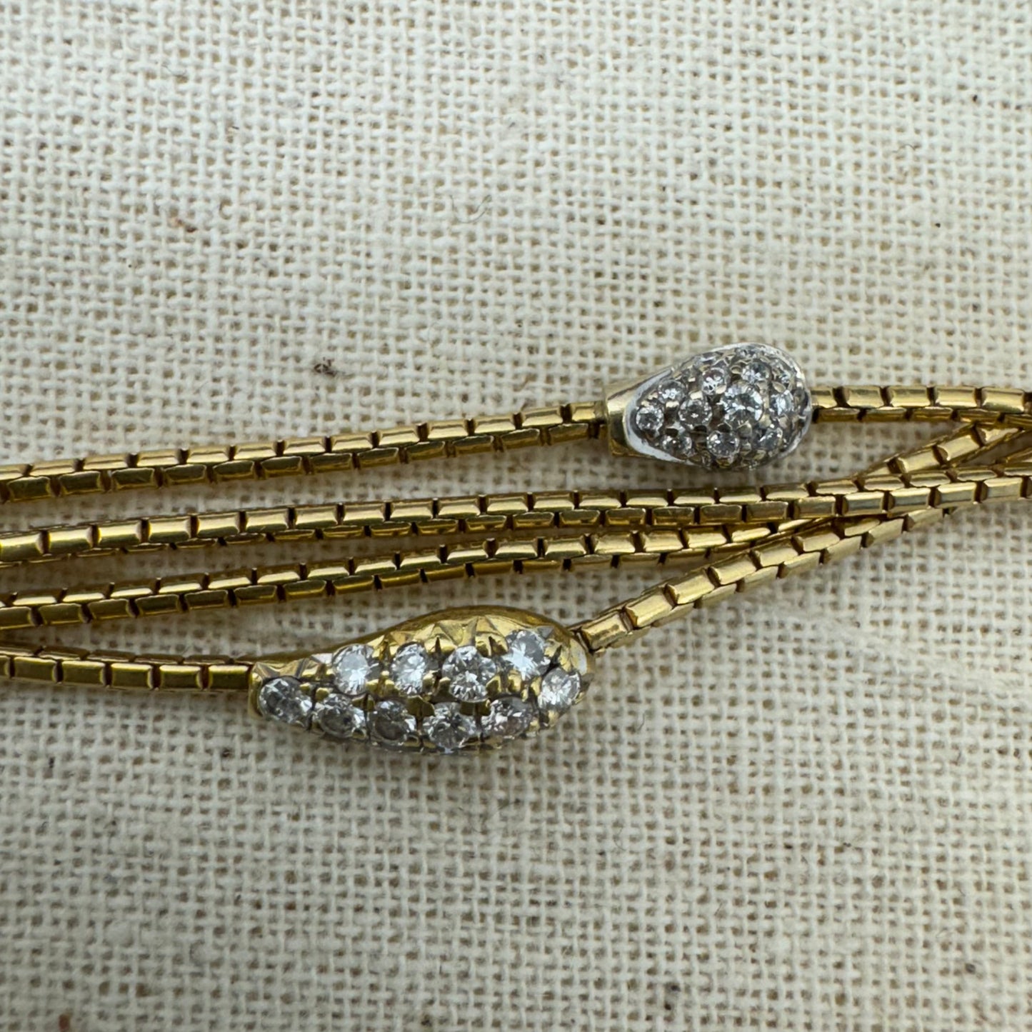 18K gold H.Stern delicate double-wrap gold bracelet adorned with sparkling Diamond-set elements