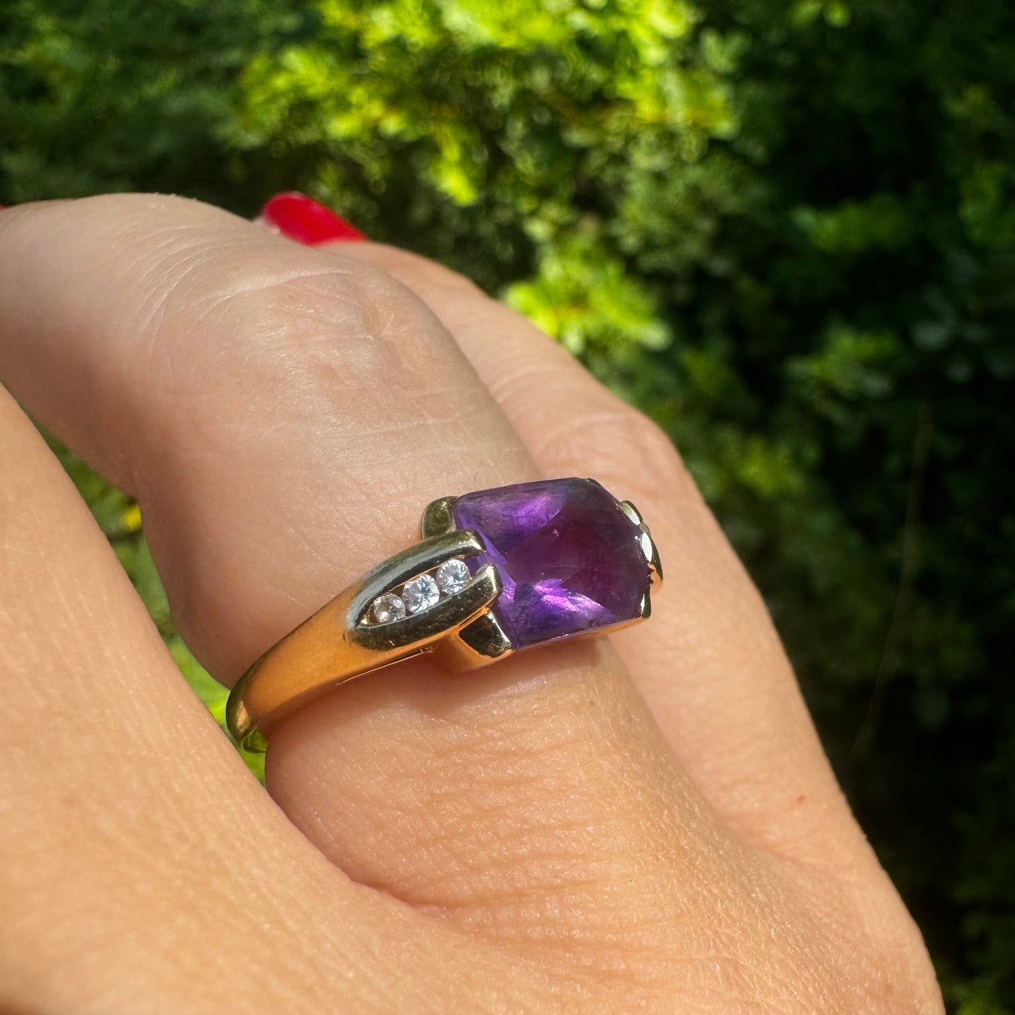 14K gold ring set with Amethyst & Diamonds