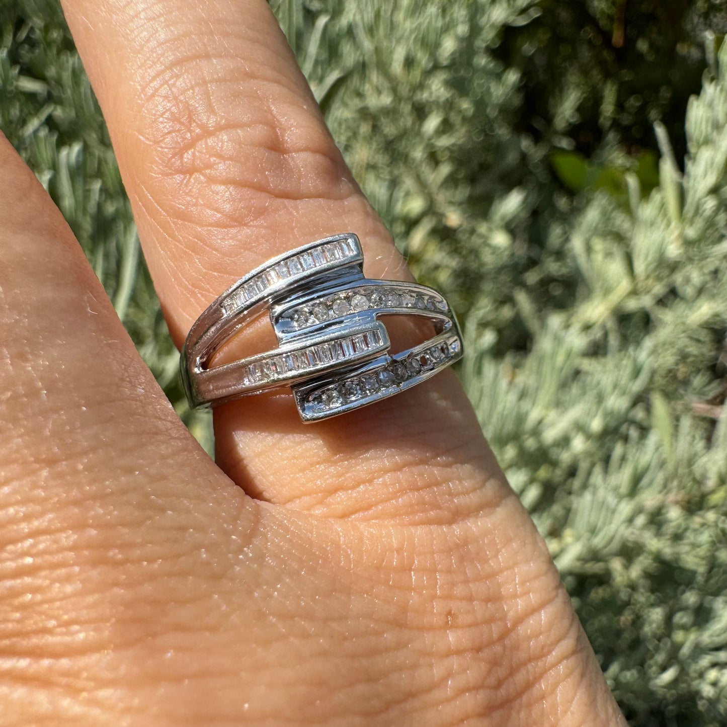 טבעת זהב 14K משובצת יהלומים