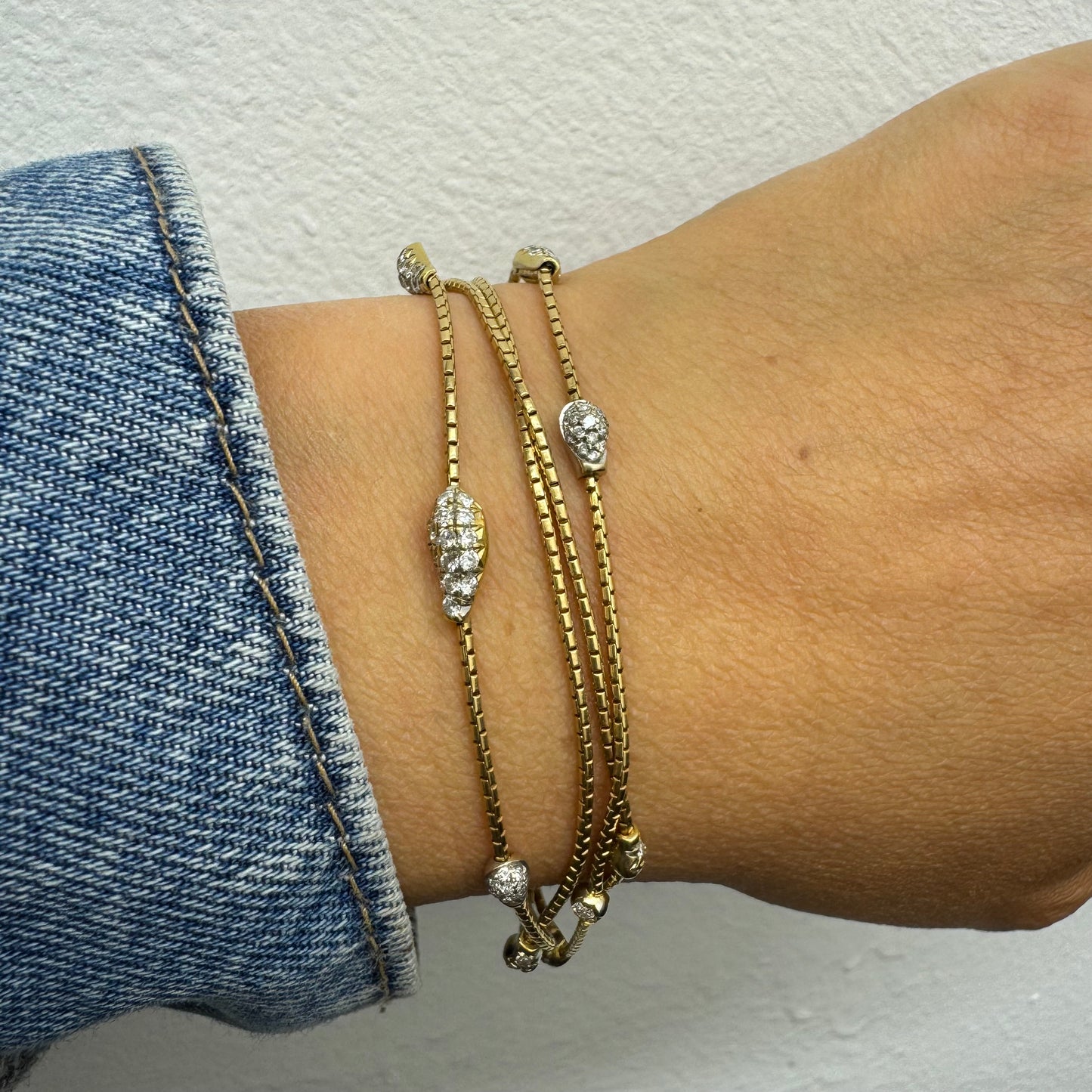 18K gold H.Stern delicate double-wrap gold bracelet adorned with sparkling Diamond-set elements