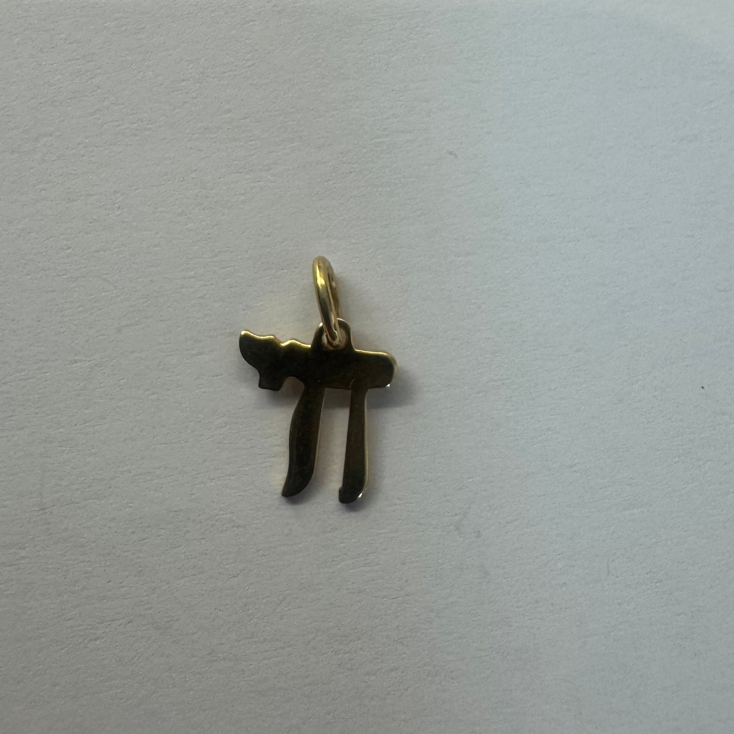 18K gold “CHAI” pendant