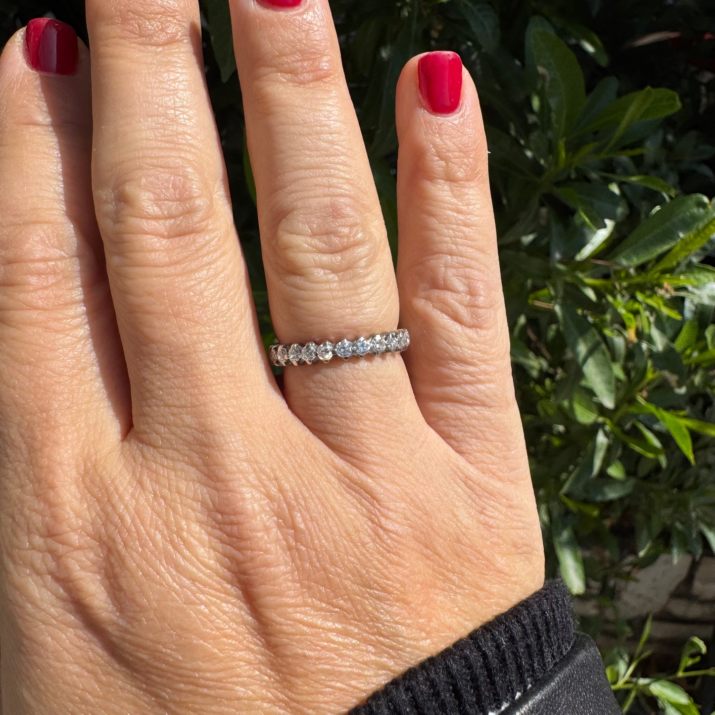 טבעת נצח זהב 18K משובצת יהלומים