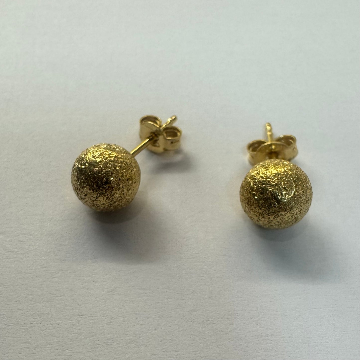 18K gold stud earrings