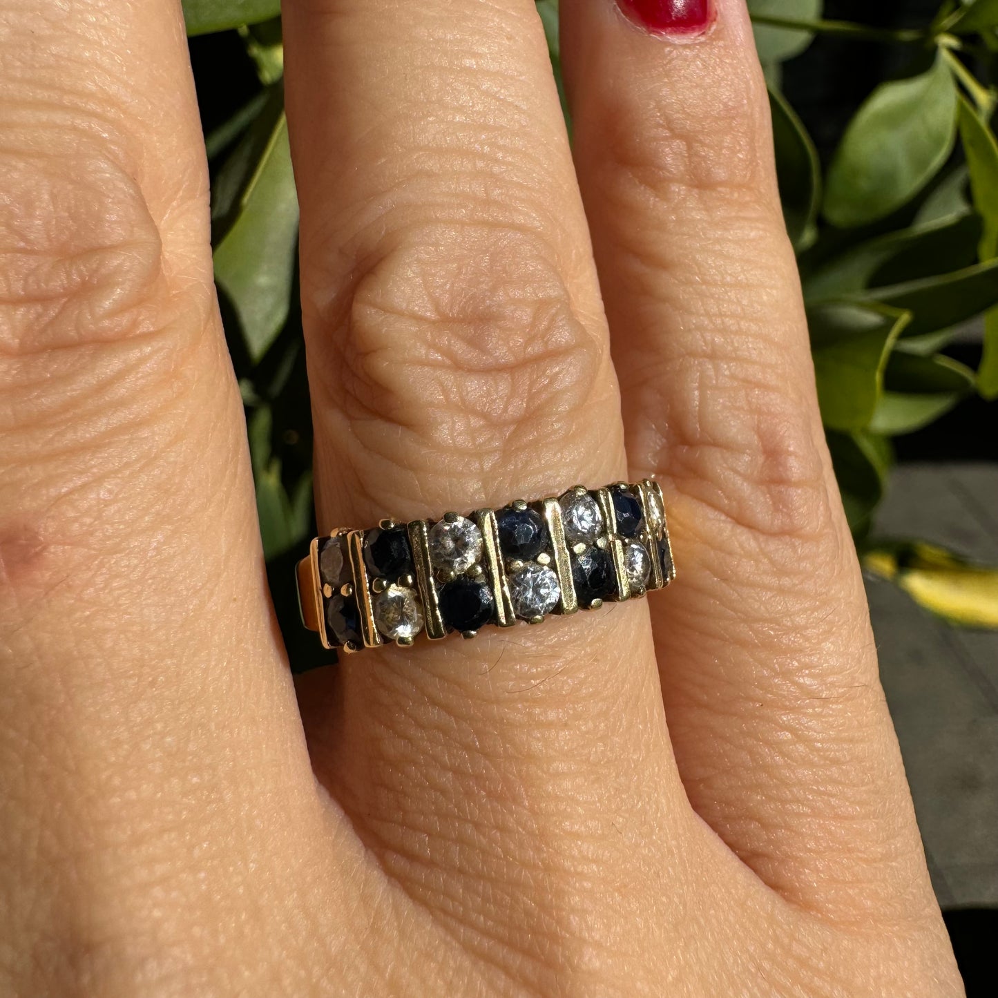 טבעת זהב 14K משובצת ספיר ויהלומים