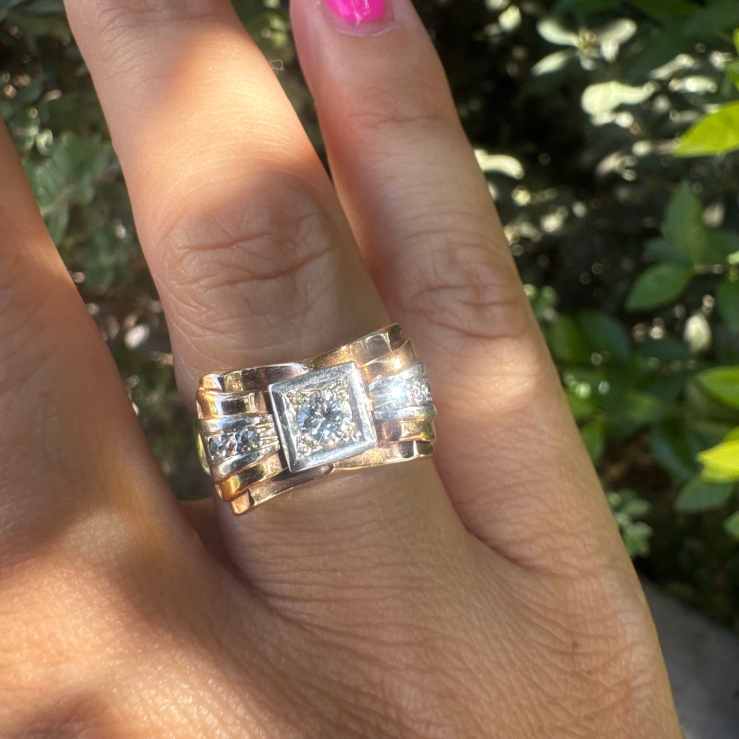 18K gold ring crafted in yellow and white gold, featuring a central Diamond in a square bezel setting