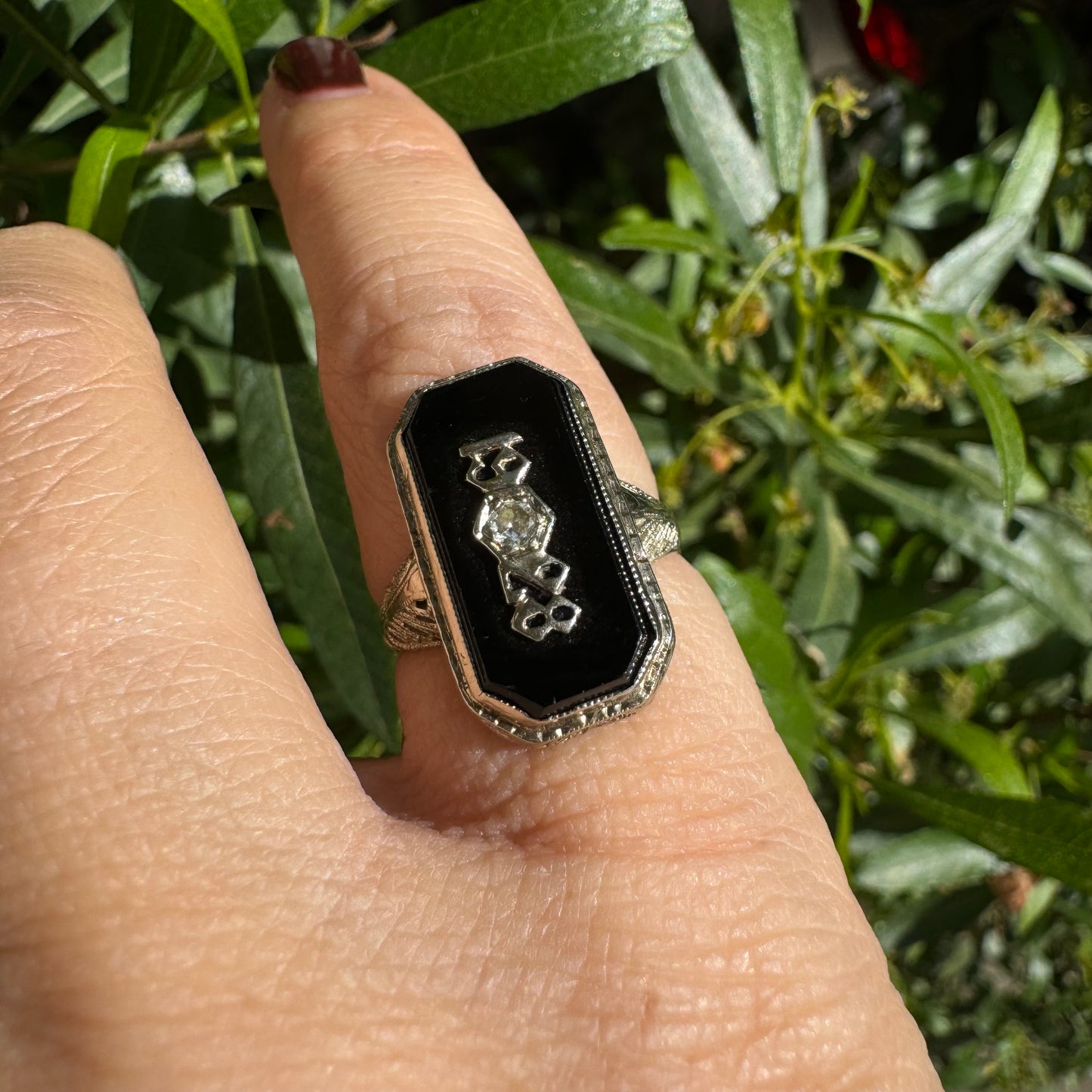 טבעת זהב לבן קולג׳ 1928, 14 קראט, משובצת אוניקס