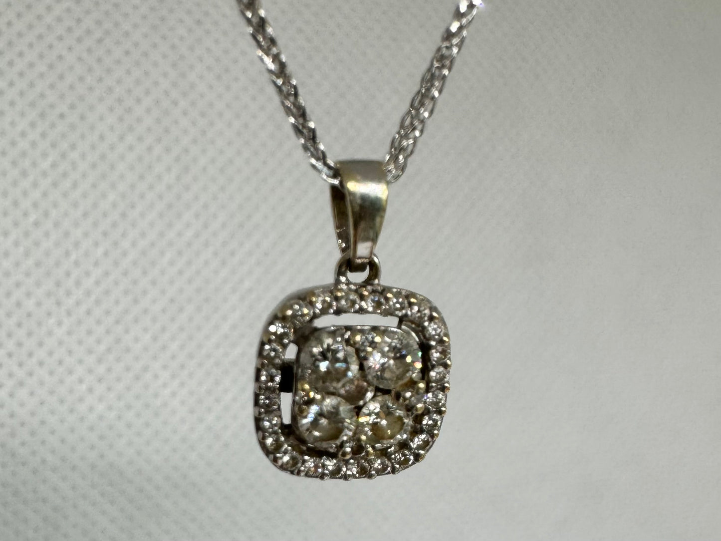 שרשרת זהב 14K משובצת יהלומים