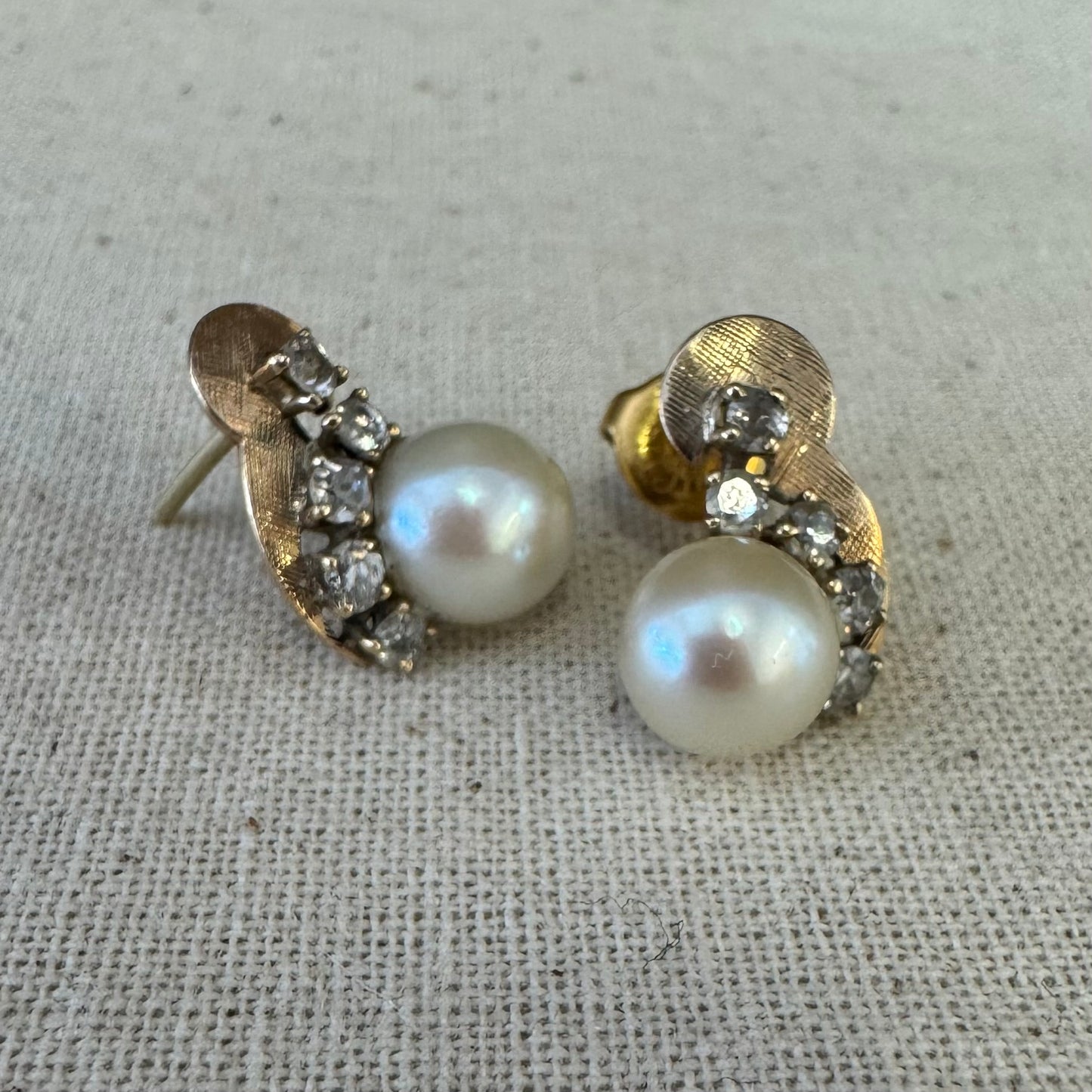 14K gold stud earrings set with Pearl & Diamonds