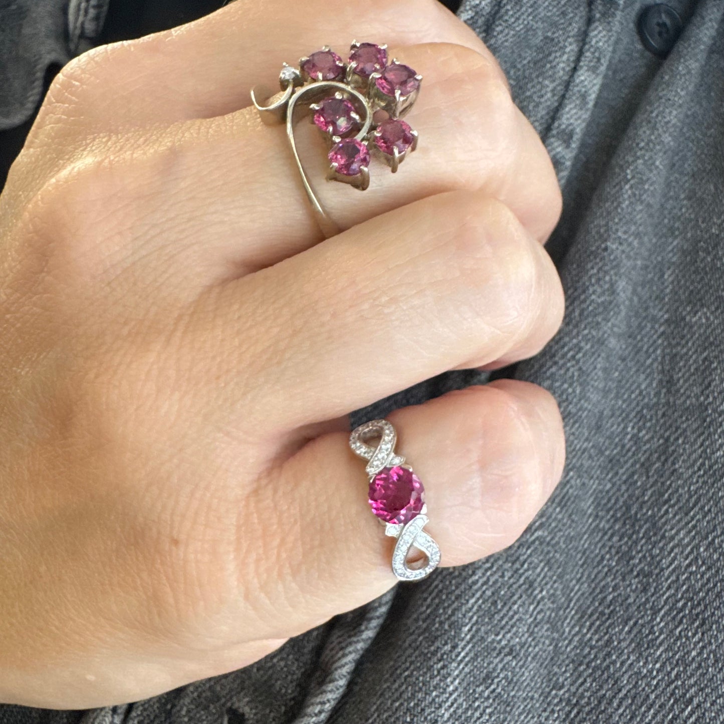 טבעת זהב לבן 18 קראט משובצת אבן טורמלין ורודה ויהלומים