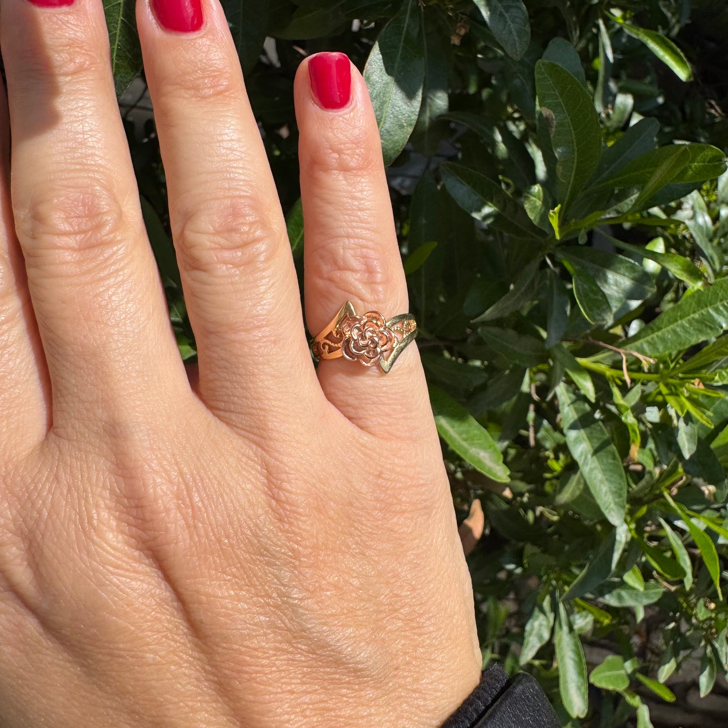 10K gold “flower”