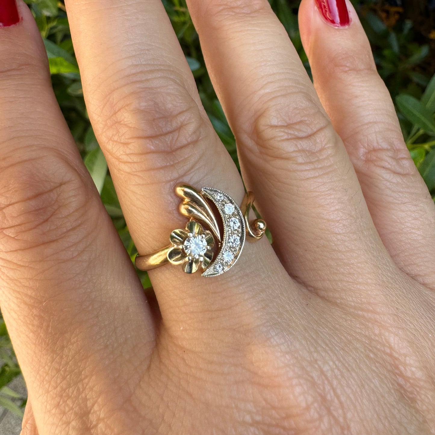 טבעת זהב 14K משובצת יהלומים