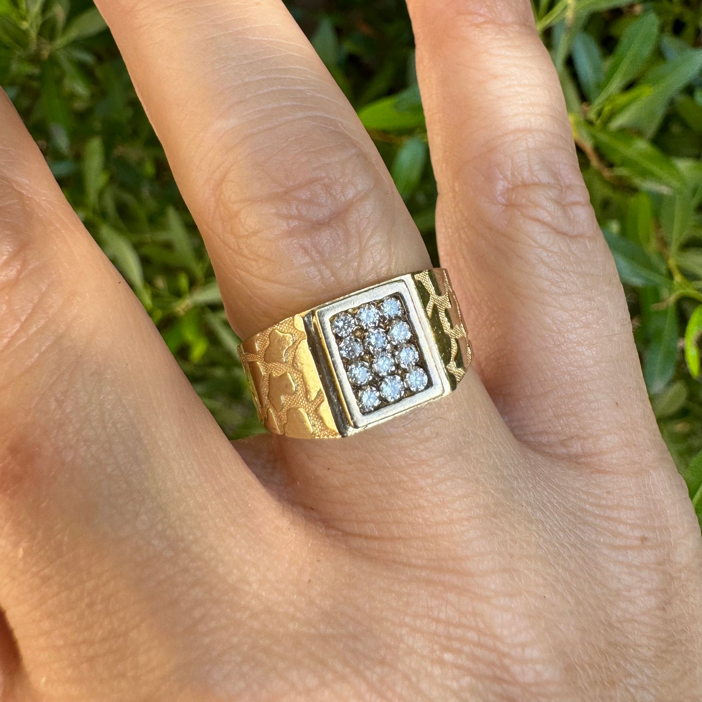 טבעת זהב 14K משובצת יהלומים