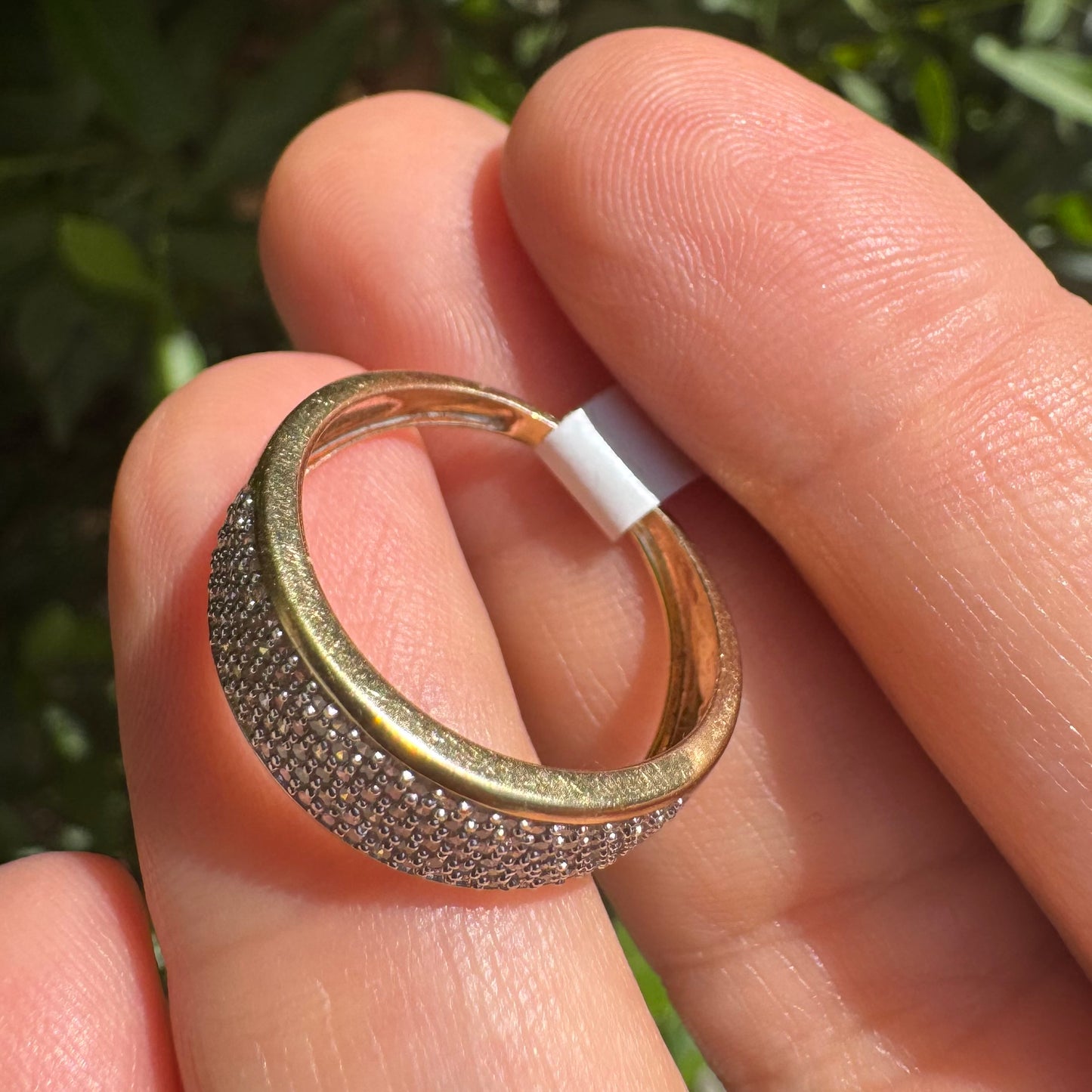 14K gold ring set with Diamonds