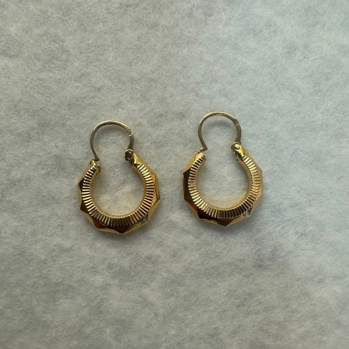 18K gold small hoop earrings