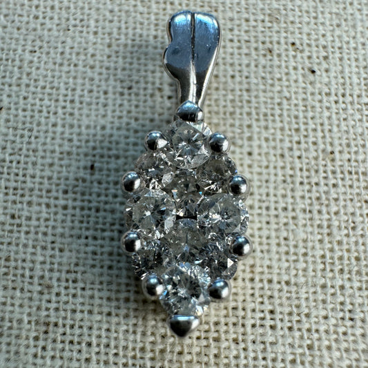 14K gold pendant set with Diamonds