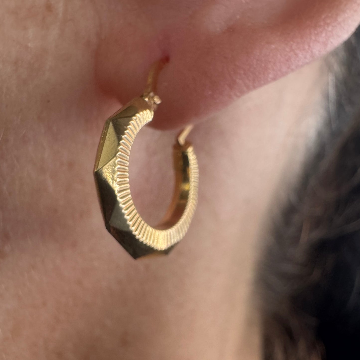 18K gold small hoop earrings